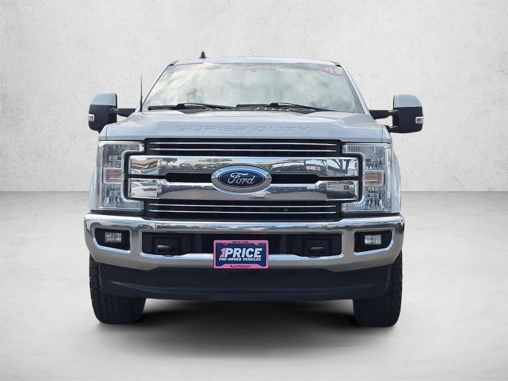Used 2019 Ford F-250 LARIAT Crew Cab Pickup