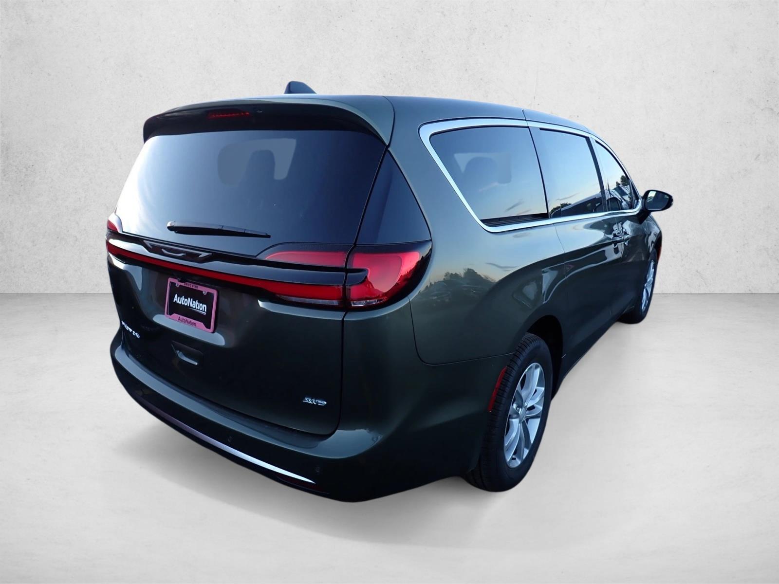 New 2027 Chrysler Pacifica Select Van Passenger Van