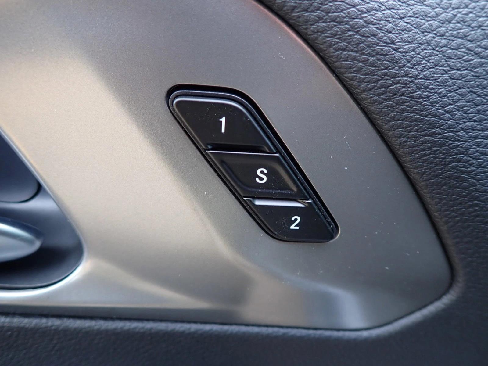 2025 Chrysler Pacifica Select - Photo 15