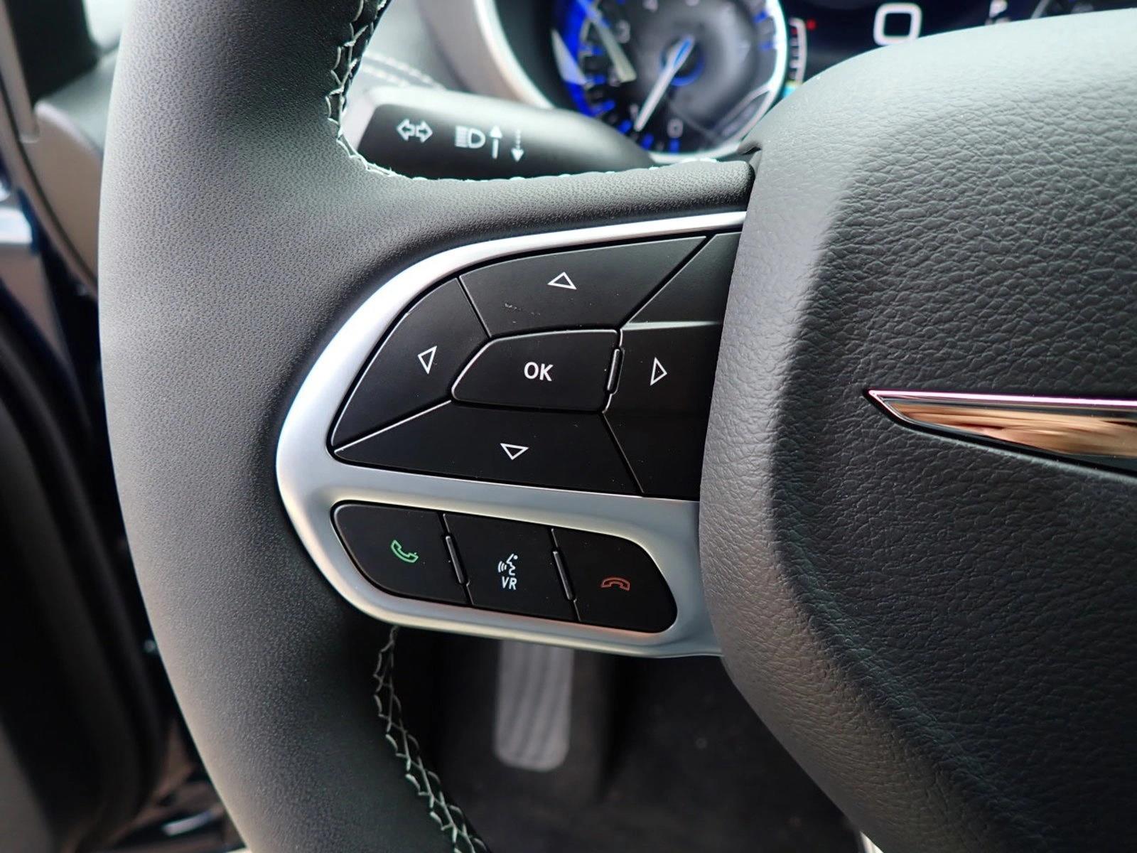 2025 Chrysler Pacifica Select - Photo 17