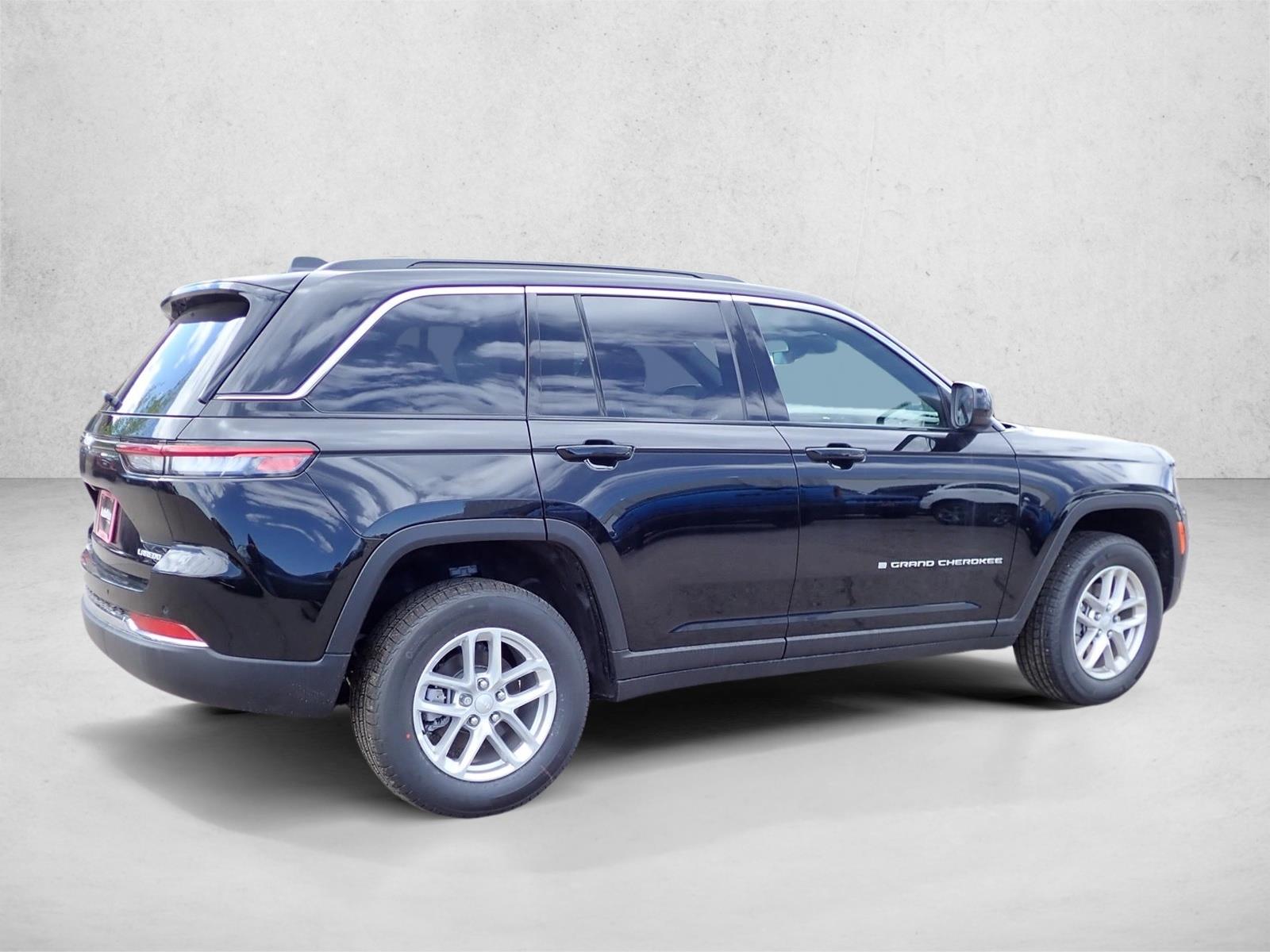 New 2026 Jeep Grand Cherokee Laredo X SUV