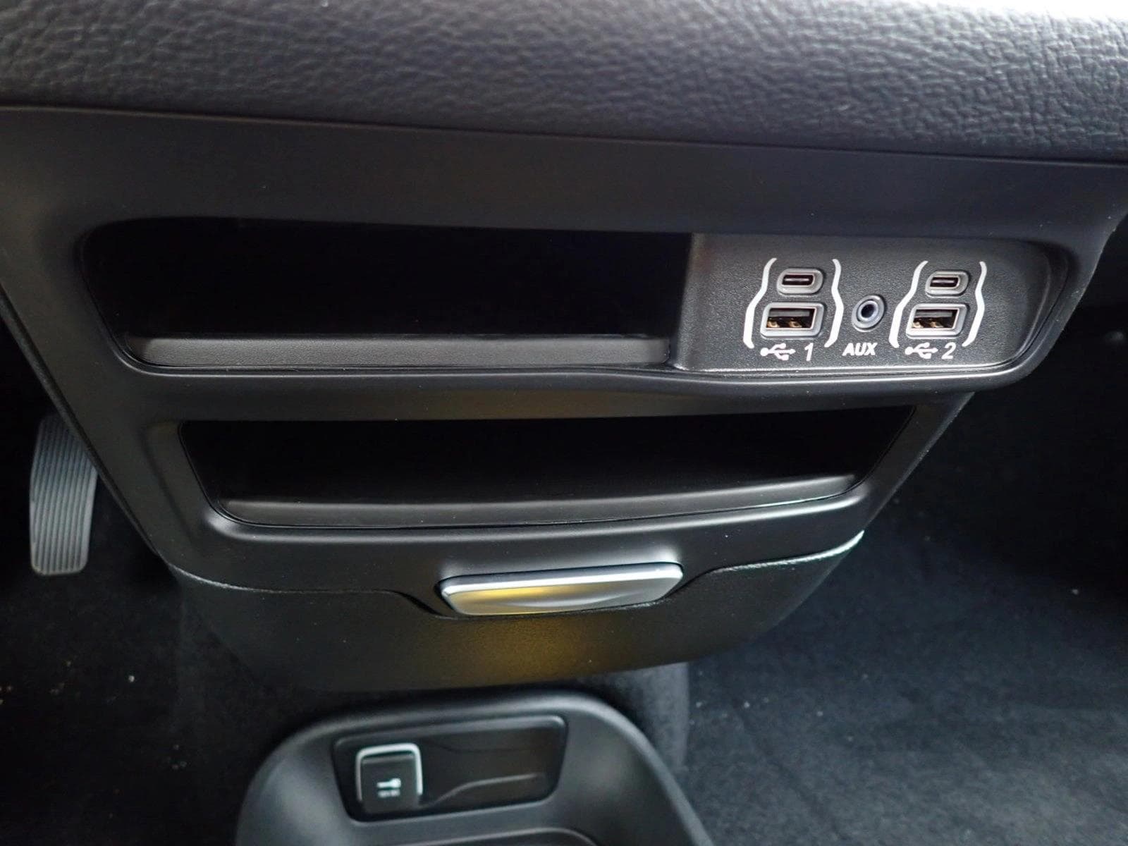2025 Chrysler Pacifica Select - Photo 24