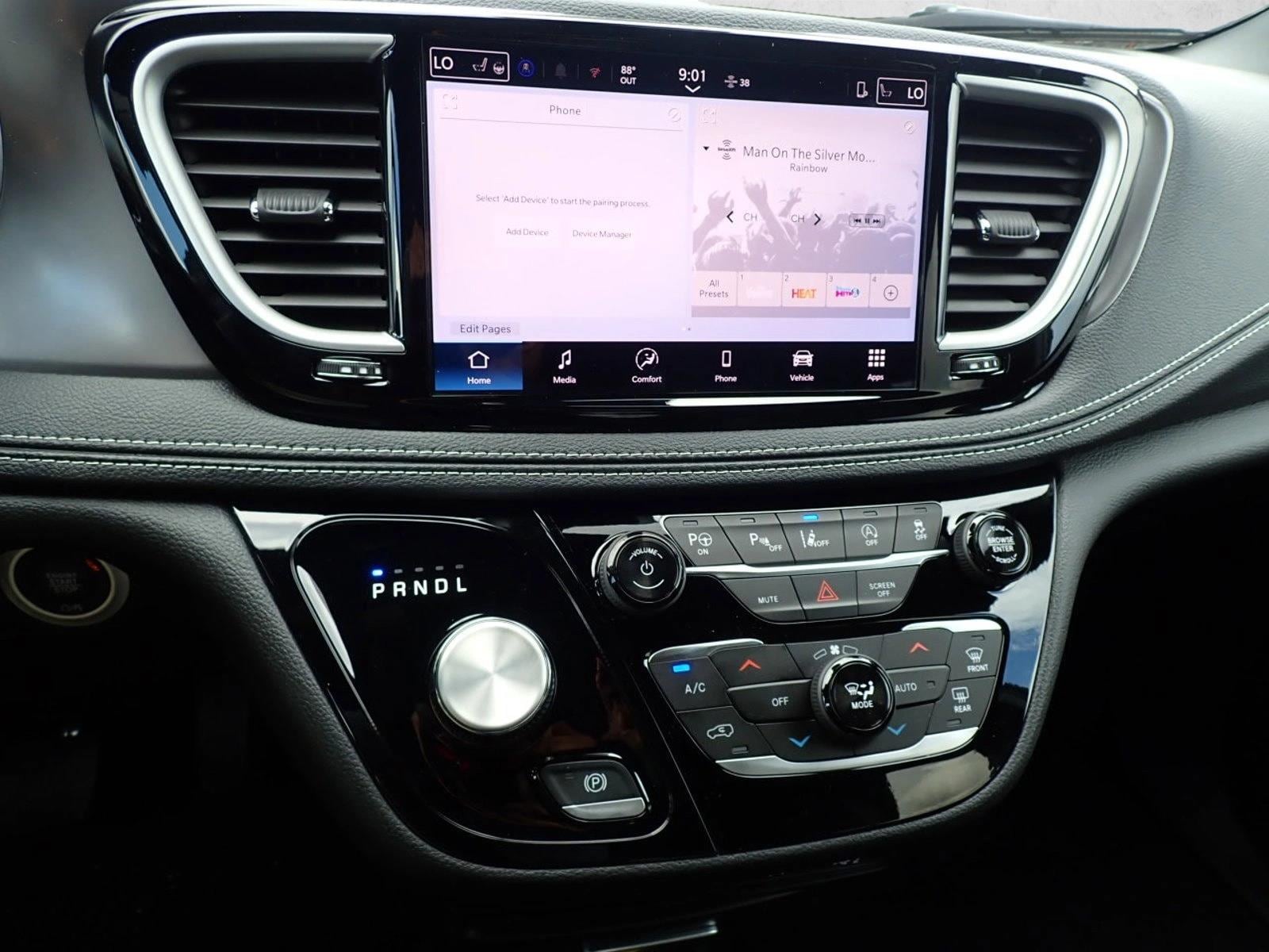 2025 Chrysler Pacifica Select - Photo 19