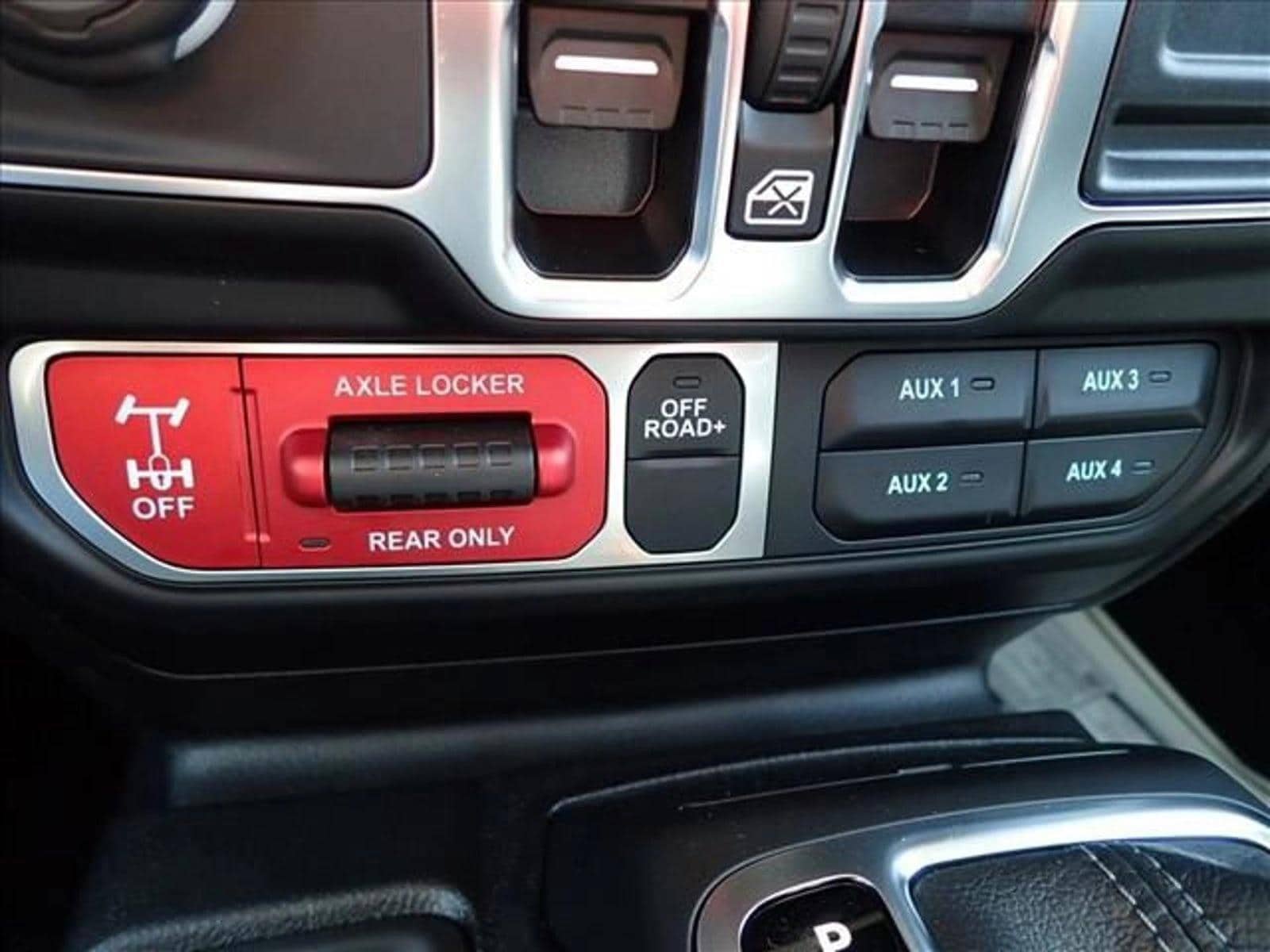 2025 Jeep Gladiator Willys - Photo 18
