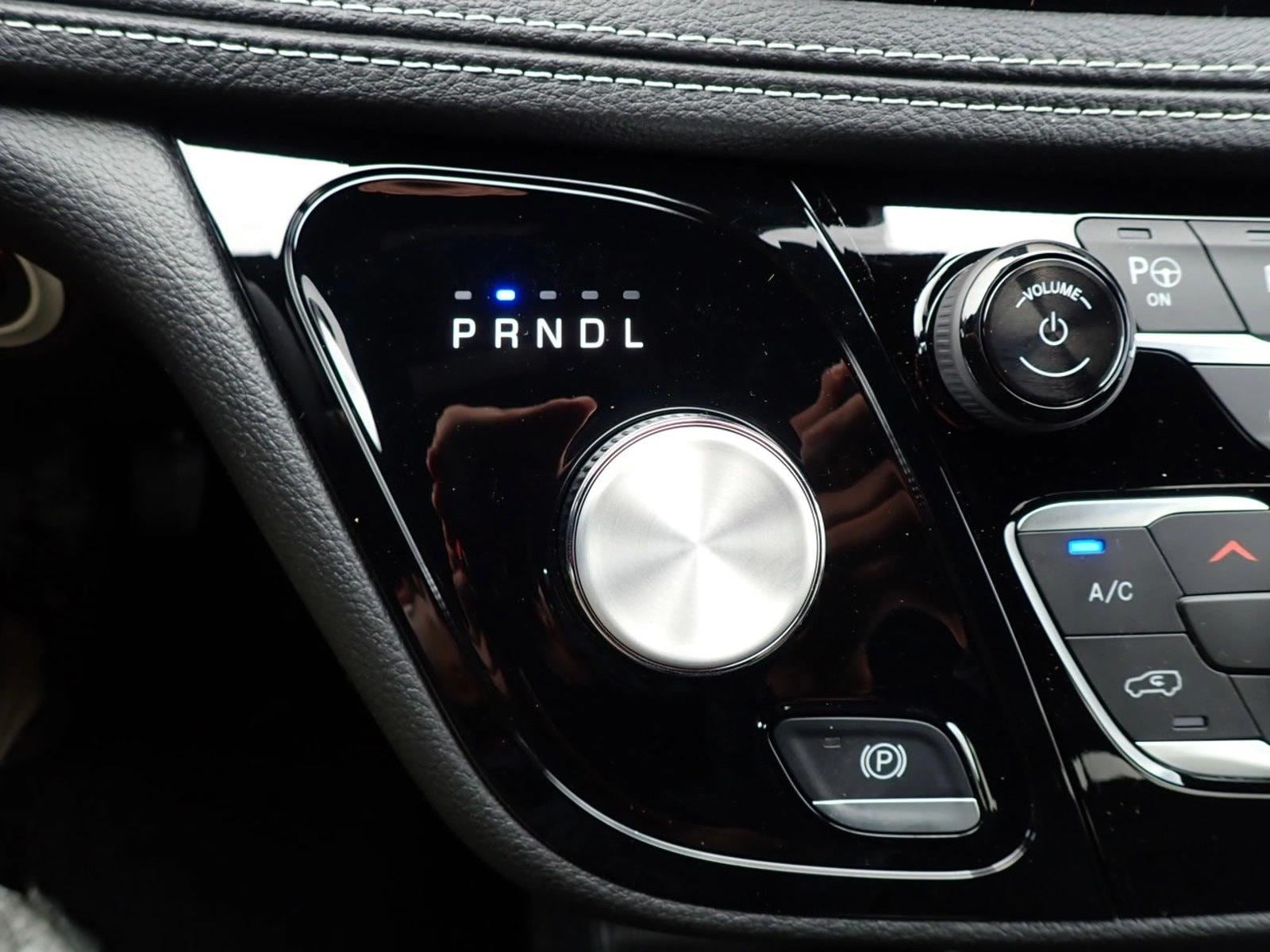 2025 Chrysler Pacifica Select - Photo 23