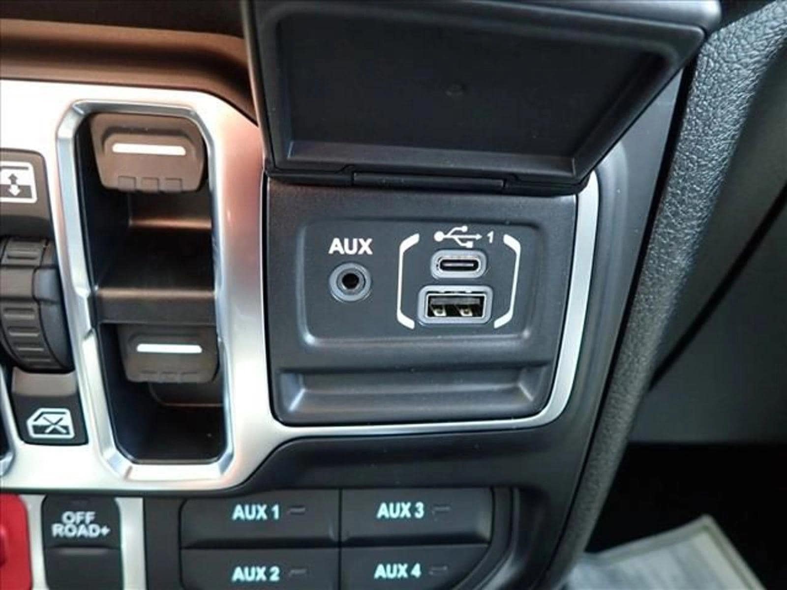 2025 Jeep Gladiator Willys - Photo 17