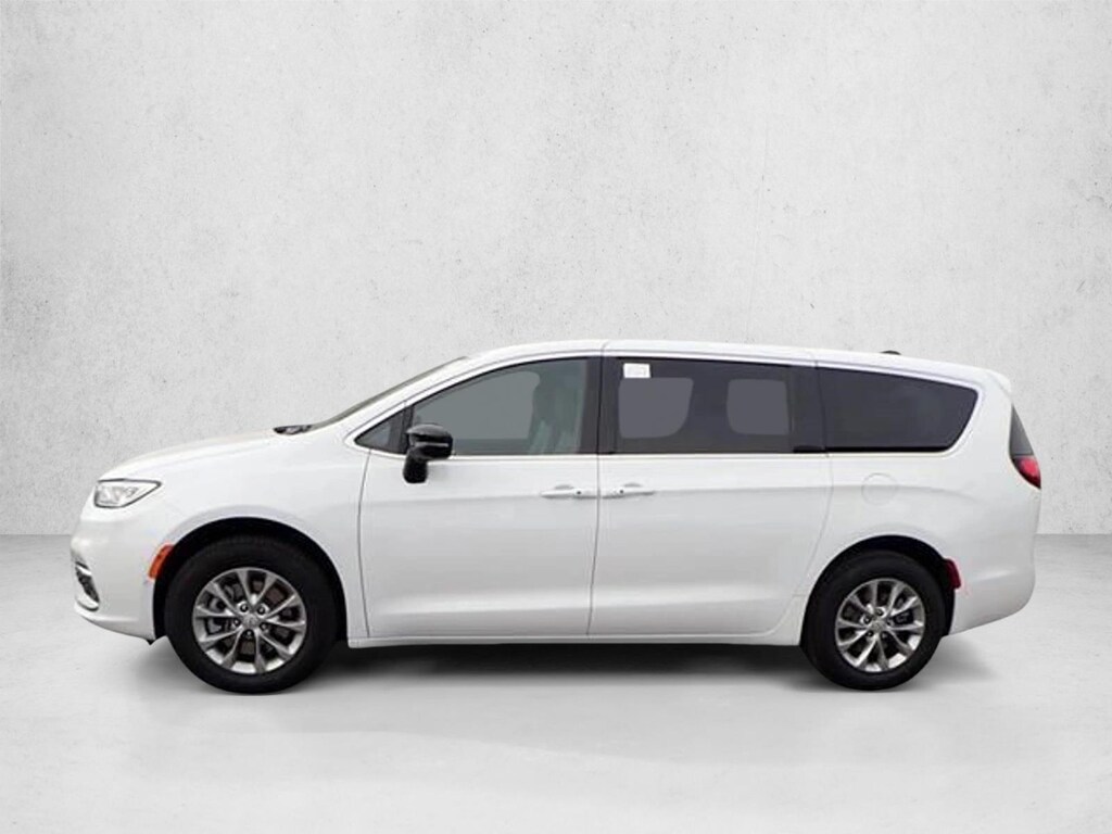 New 2026 Chrysler Pacifica Limited Van Passenger Van