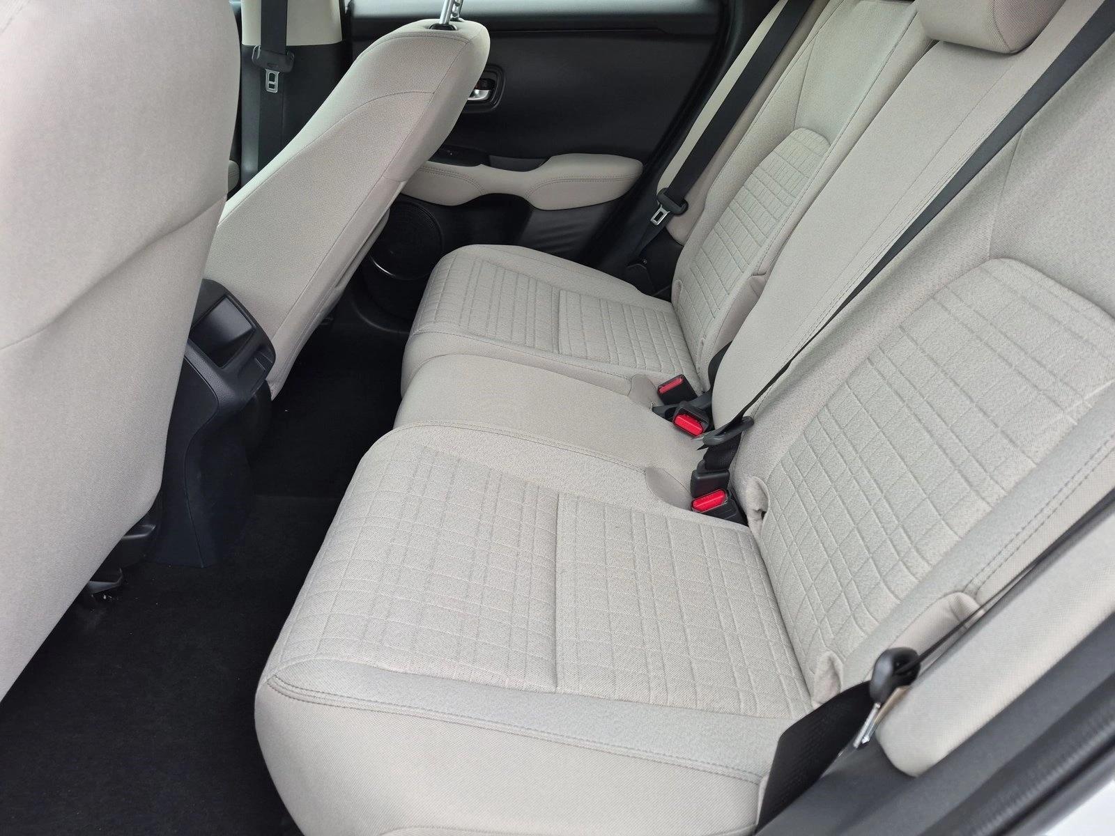 2027 Honda HR-V LX - Photo 17