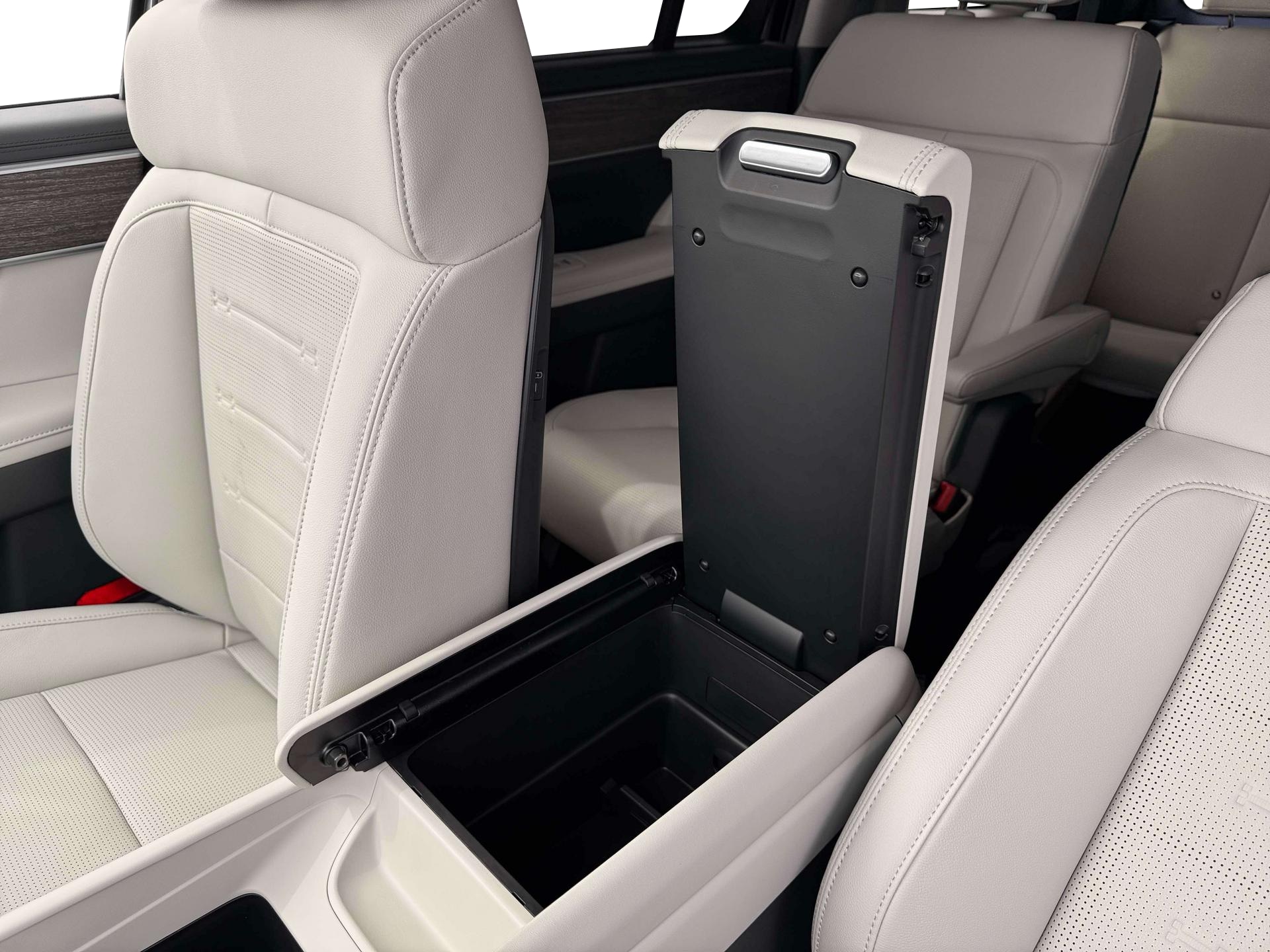 2026 Hyundai Santa Fe Limited - Photo 11