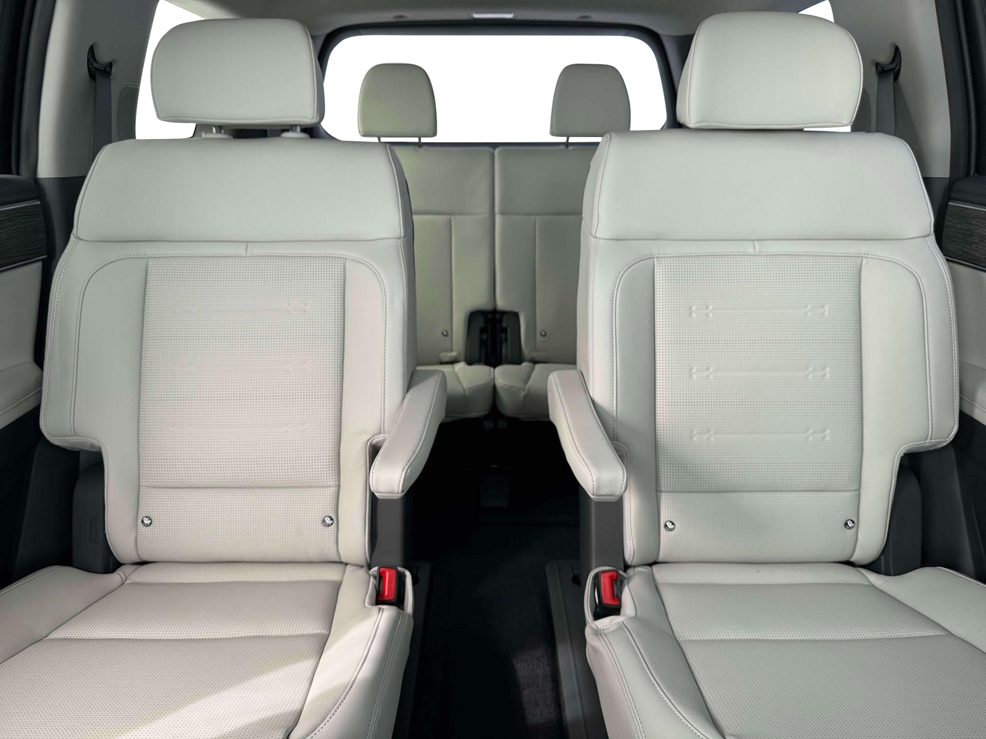 2026 Hyundai Santa Fe Limited - Photo 14
