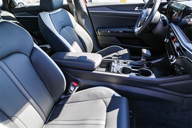 2026 Kia K5 GT-Line - Photo 11