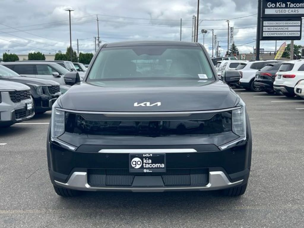 New 2026 Kia EV9 Light Long Range SUV