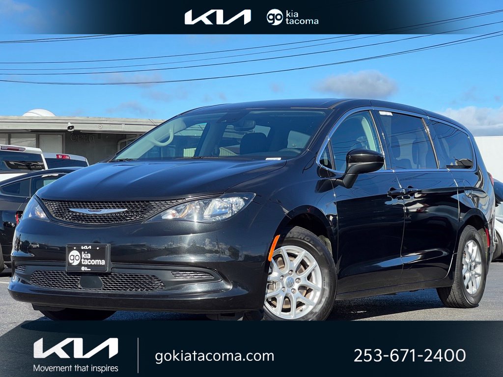 2023 Chrysler Voyager LX
