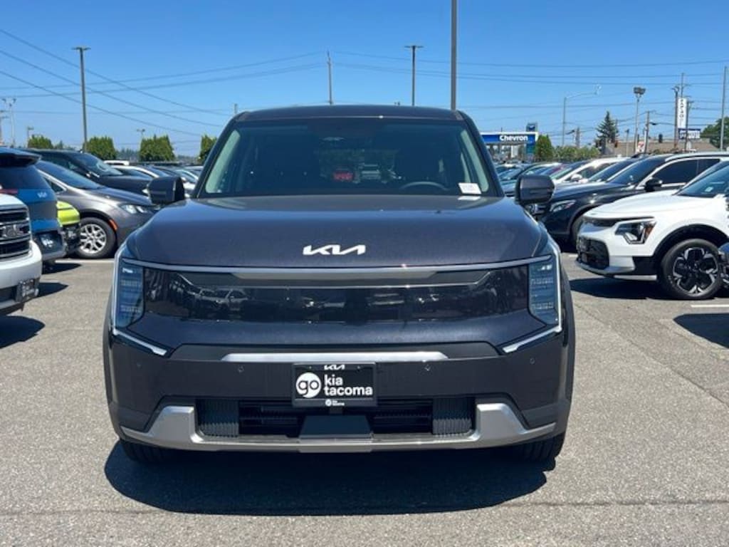 New 2026 Kia EV9 Light Long Range SUV