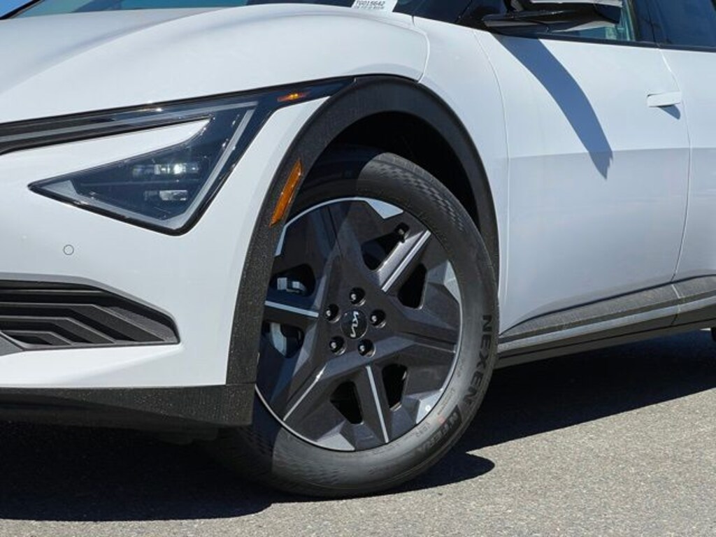 New 2026 Kia EV6 Light Long Range SUV