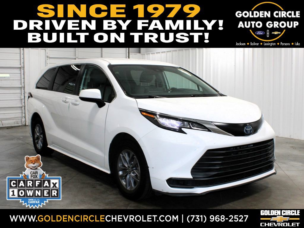 2022 Toyota Sienna LE