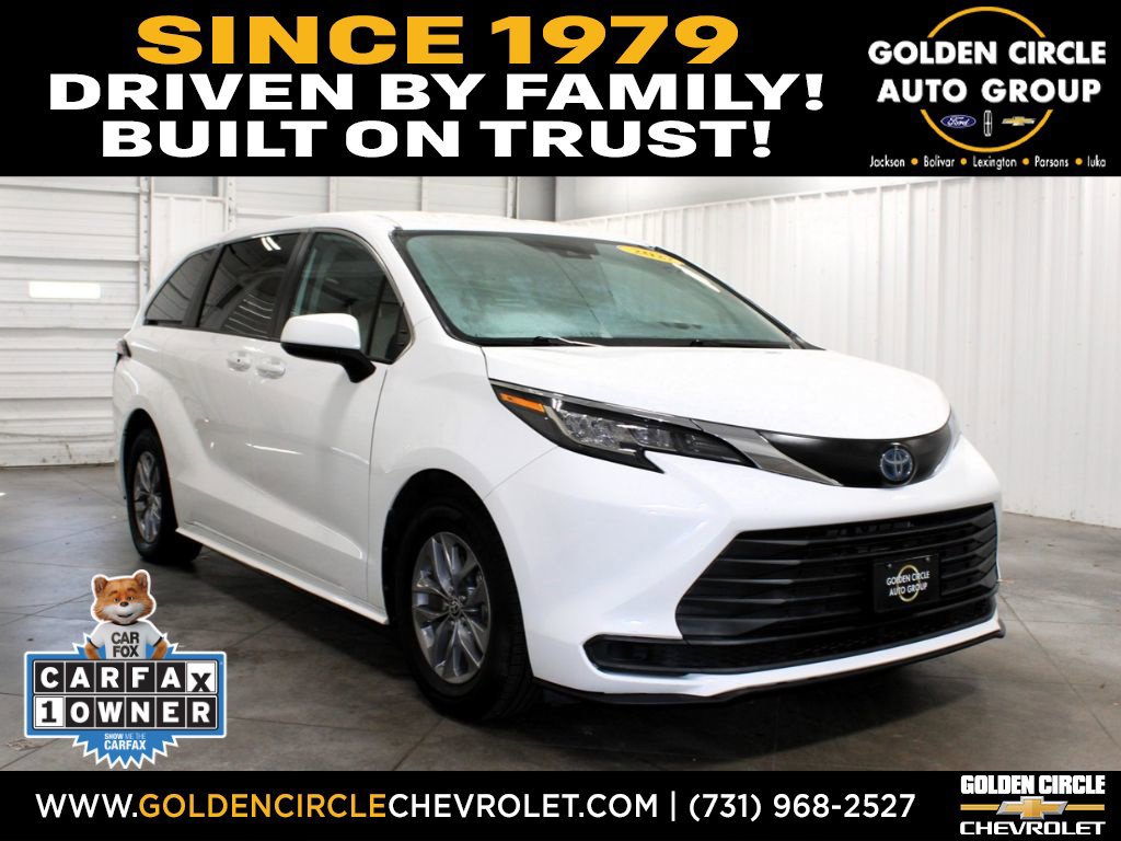 2022 Toyota Sienna LE
