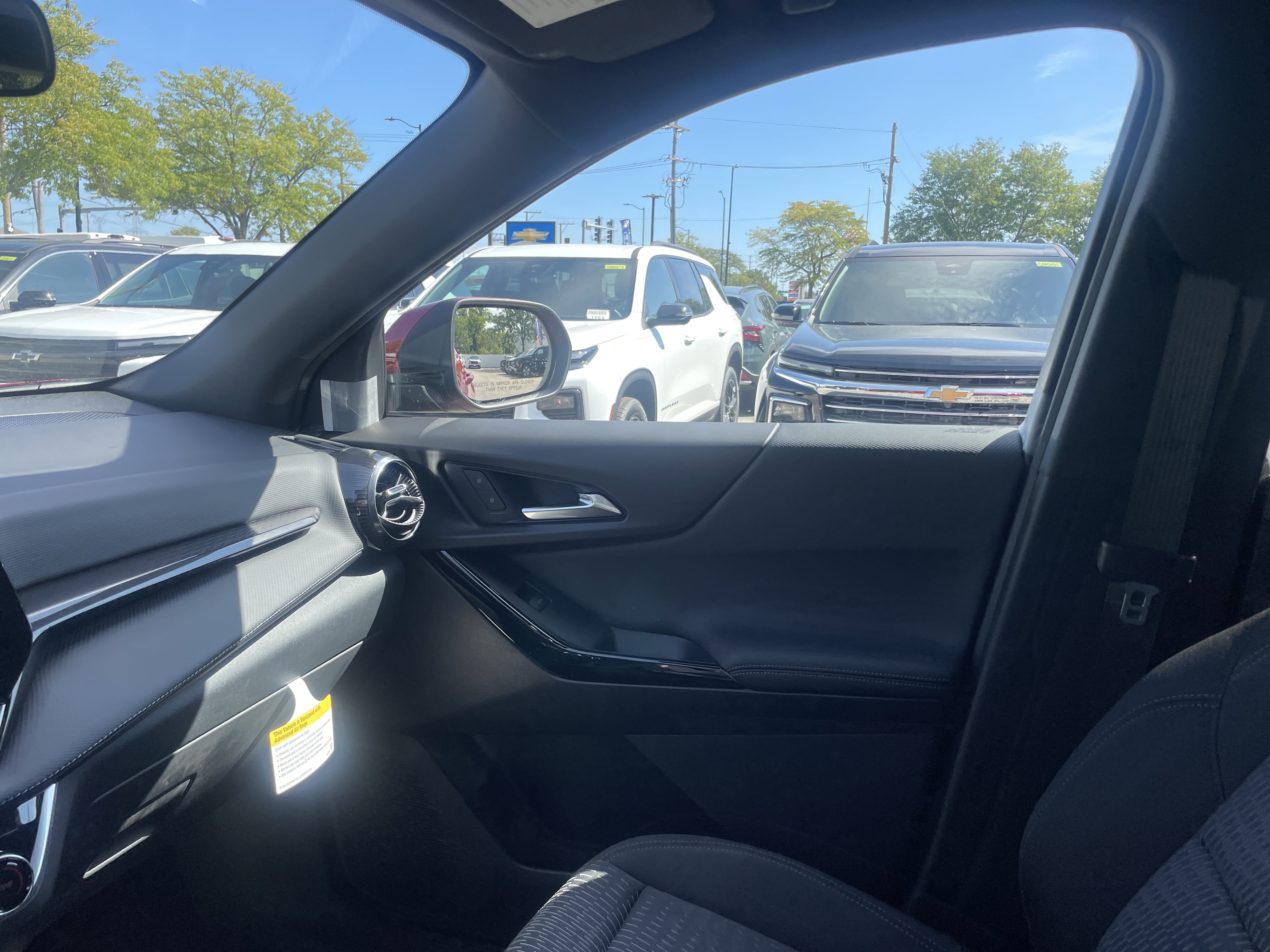 2027 Chevrolet Equinox LT - Photo 23