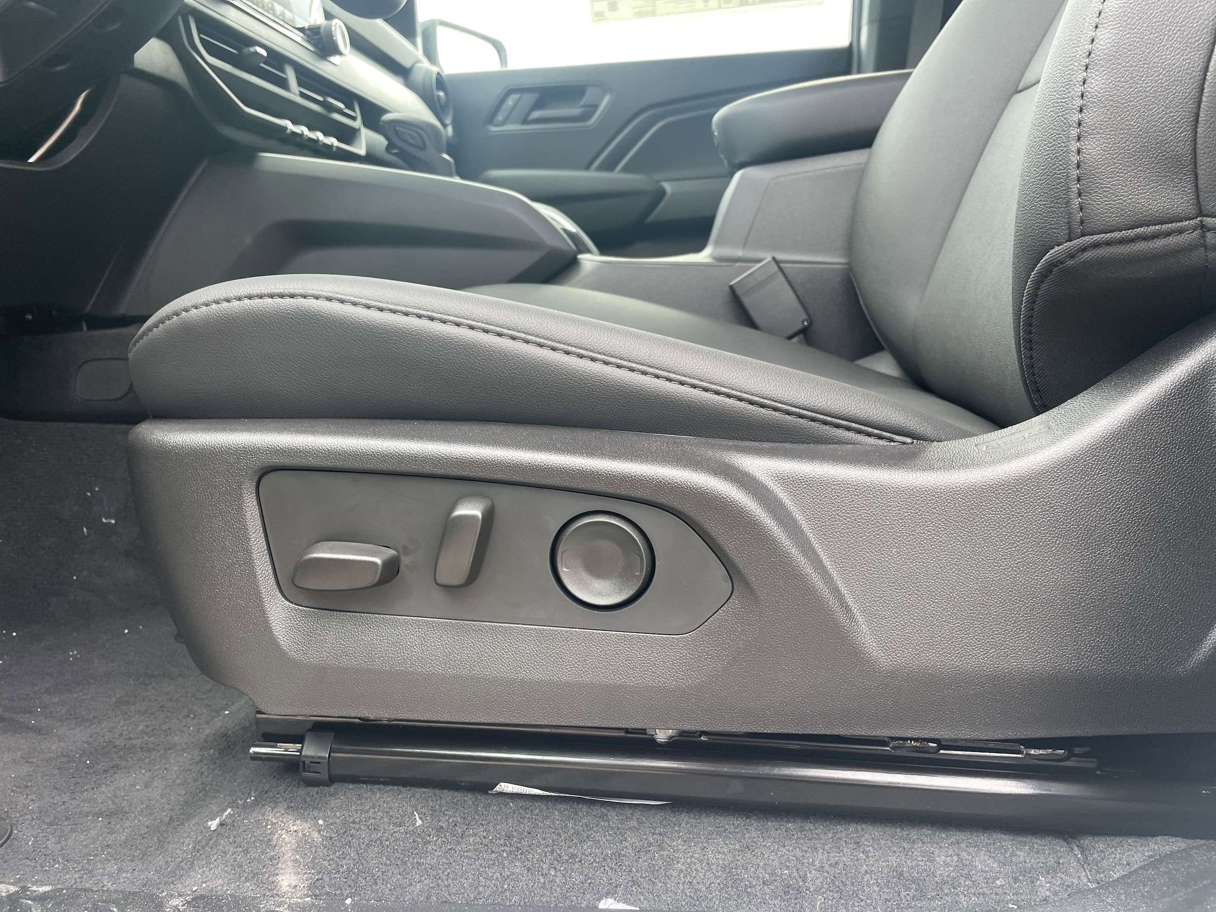 2026 Chevrolet Colorado Trail Boss - Photo 13
