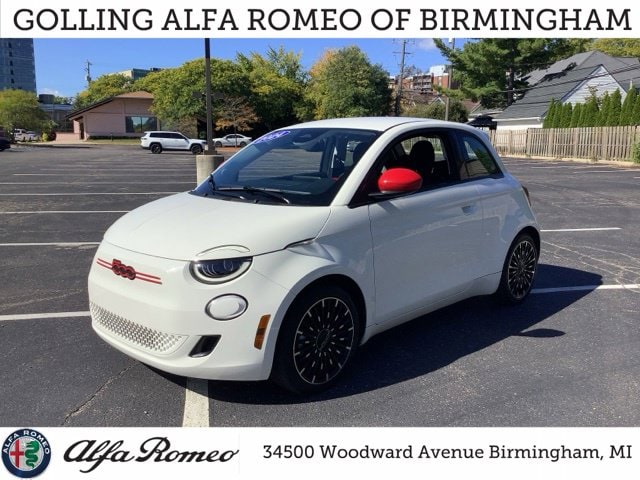 2024 FIAT 500e Base