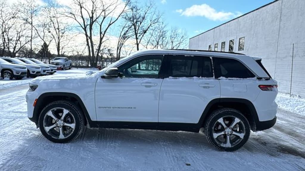 New 2026 Jeep Grand Cherokee LIMITED 4X4 Sport Utility
