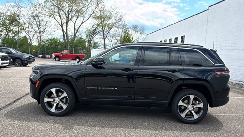 New 2026 Jeep Grand Cherokee LIMITED 4X4 Sport Utility