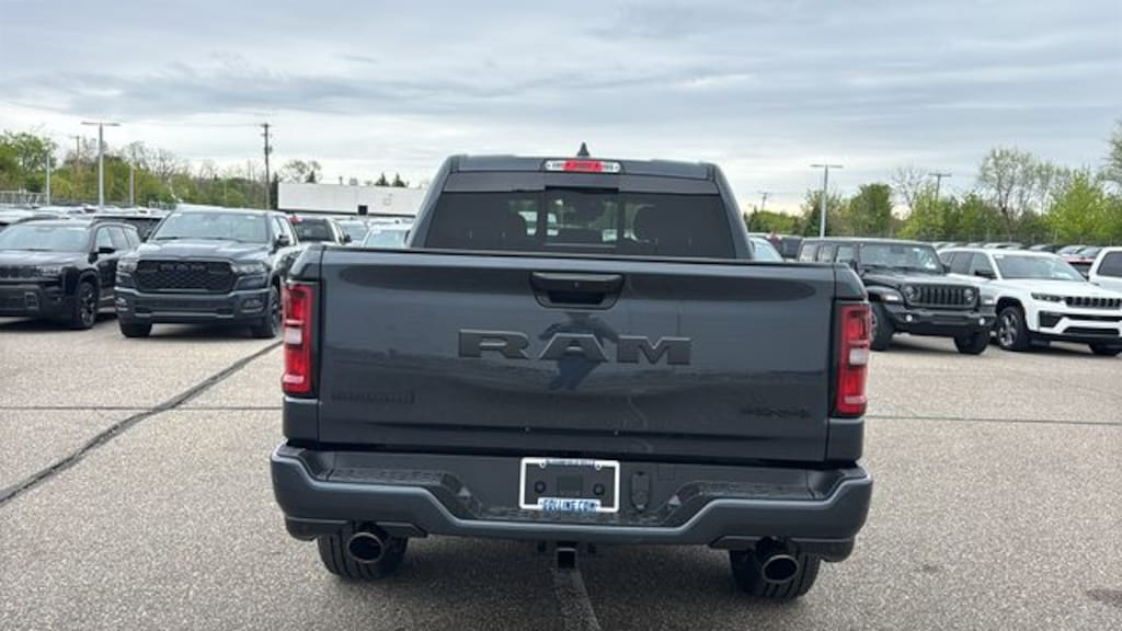 New 2026 Ram 1500 BIG HORN CREW CAB 4X4 5'7 BOX Pickup