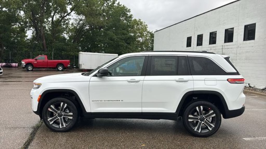 New 2027 Jeep Grand Cherokee LIMITED 4X4 Sport Utility