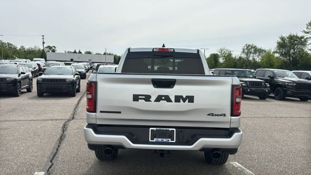 New 2026 Ram 1500 BIG HORN CREW CAB 4X4 5'7 BOX Pickup