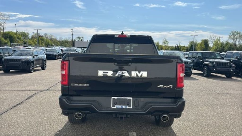 New 2026 Ram 1500 BIG HORN CREW CAB 4X4 5'7 BOX Pickup