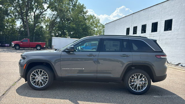New 2027 Jeep Grand Cherokee LIMITED 4X4 Sport Utility
