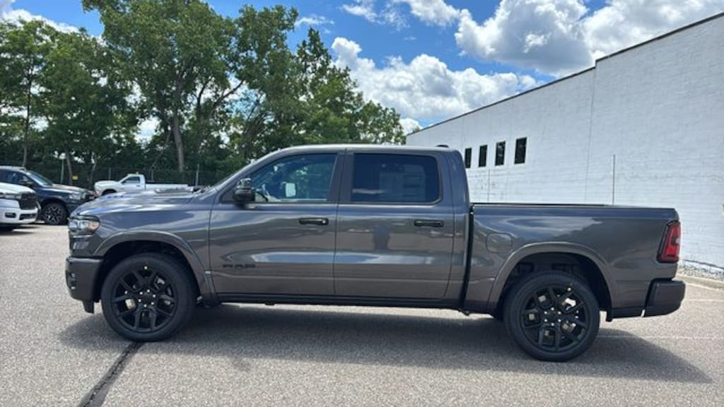 New 2026 Ram 1500 LARAMIE CREW CAB 4X4 5'7 BOX Pickup