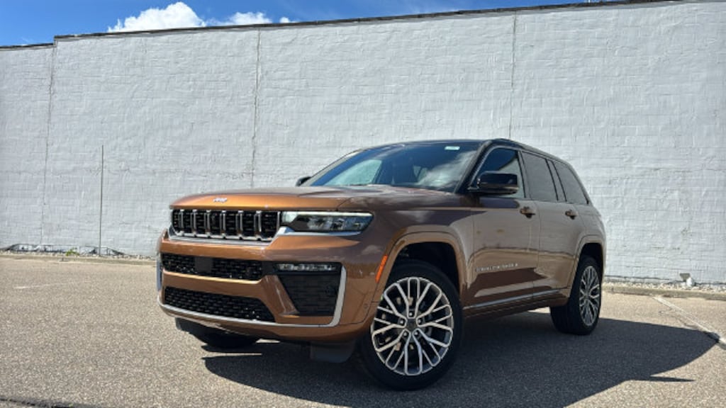 New 2027 Jeep Grand Cherokee SUMMIT 4X4 Sport Utility