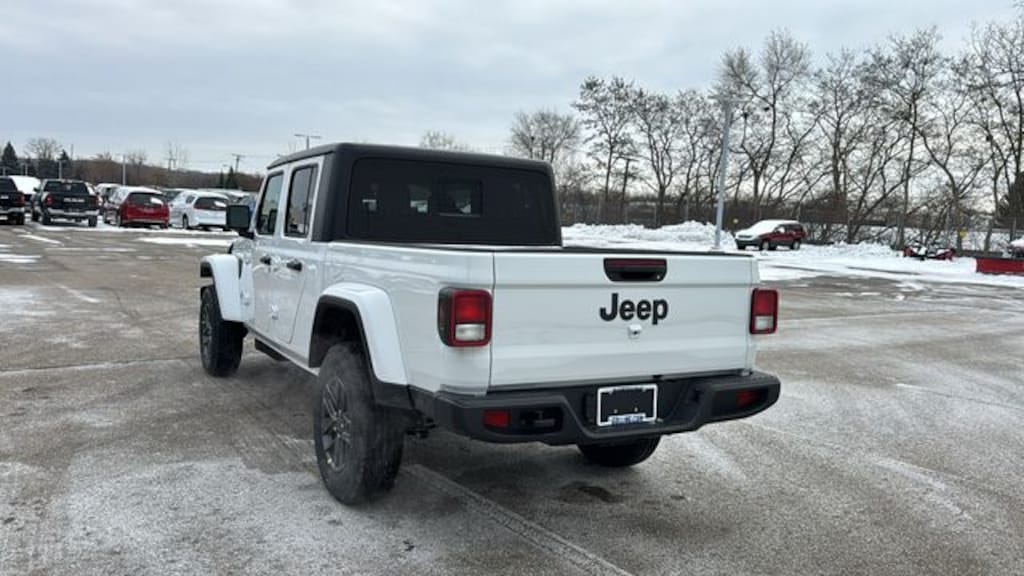 New 2026 Jeep Gladiator SPORT S 4X4 Pickup