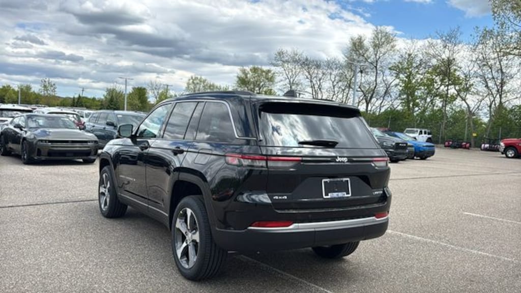 New 2026 Jeep Grand Cherokee LIMITED 4X4 Sport Utility