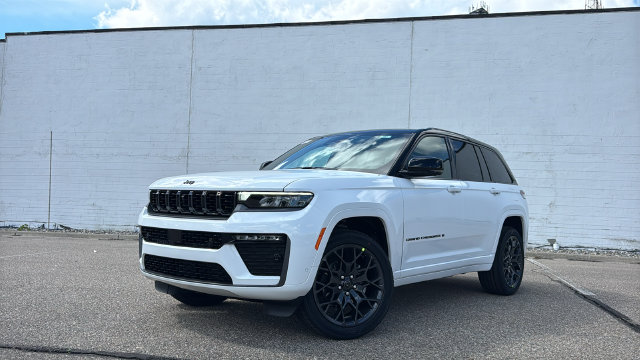 New 2027 Jeep Grand Cherokee SUMMIT 4X4 Sport Utility