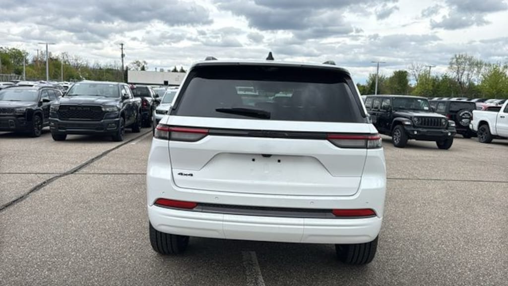 New 2026 Jeep Grand Cherokee LIMITED RESERVE 4X4 Sport Utility
