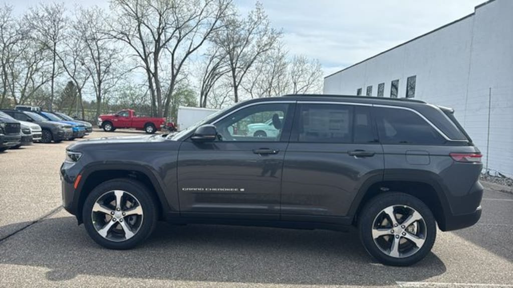 New 2026 Jeep Grand Cherokee LIMITED 4X4 Sport Utility