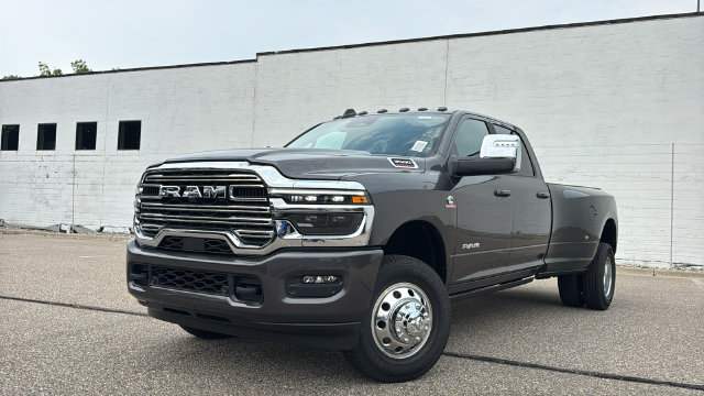 2026 Ram 3500 LARAMIE CREW CAB 4X4 8' BOX Pickup