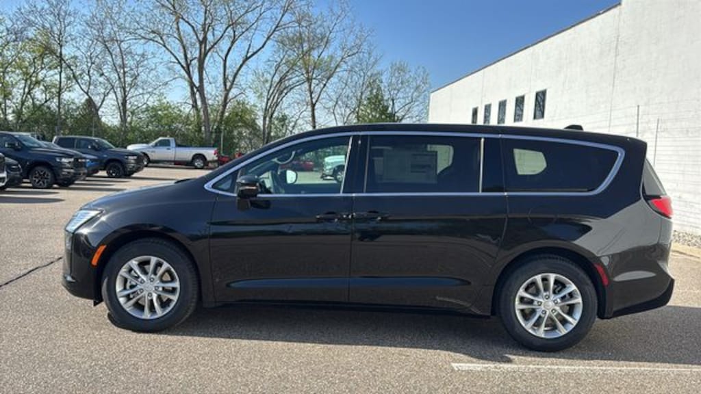 New 2027 Chrysler Pacifica SELECT Passenger Van