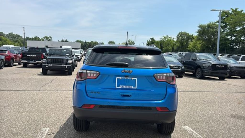 New 2026 Jeep Compass LIMITED ALTITUDE 4X4 Sport Utility