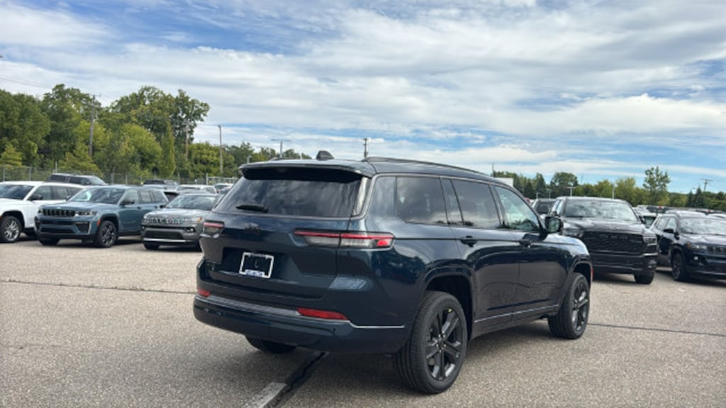 New 2027 Jeep Grand Cherokee L LIMITED RESERVE 4X4 Sport Utility