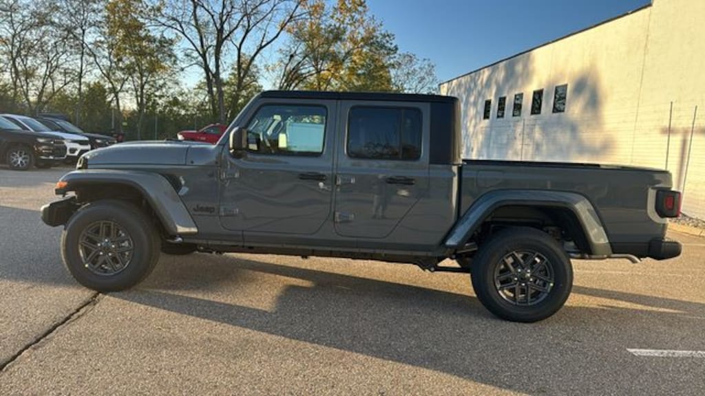New 2026 Jeep Gladiator SPORT S 4X4 Pickup