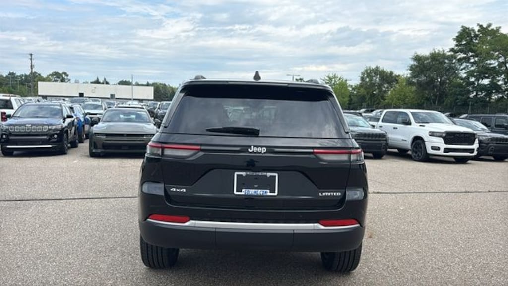 New 2027 Jeep Grand Cherokee LIMITED 4X4 Sport Utility