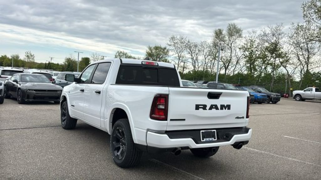 New 2026 Ram 1500 BIG HORN CREW CAB 4X4 5'7 BOX Pickup