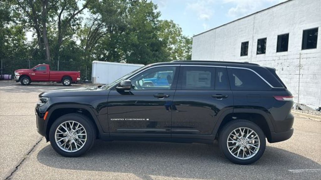 New 2027 Jeep Grand Cherokee LIMITED 4X4 Sport Utility