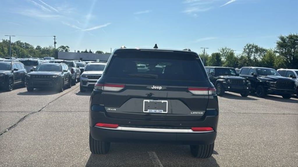 New 2026 Jeep Grand Cherokee LIMITED 4X4 Sport Utility