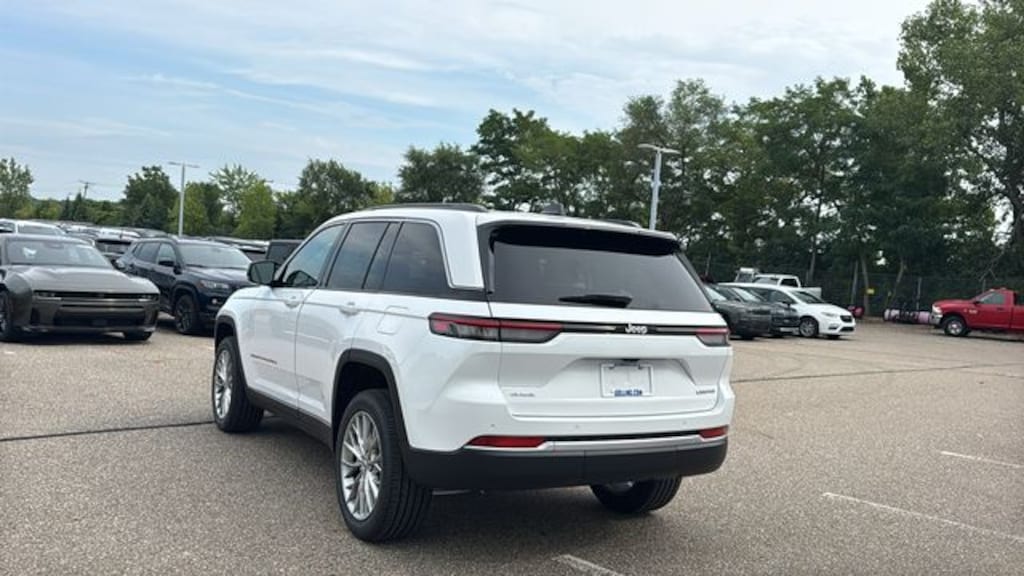 New 2027 Jeep Grand Cherokee LIMITED 4X4 Sport Utility