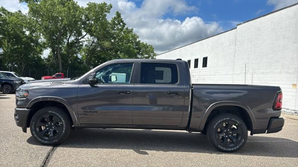 New 2026 Ram 1500 BIG HORN CREW CAB 4X4 5'7 BOX Pickup