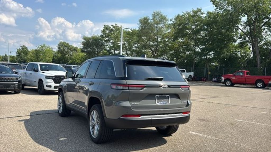 New 2027 Jeep Grand Cherokee LIMITED 4X4 Sport Utility